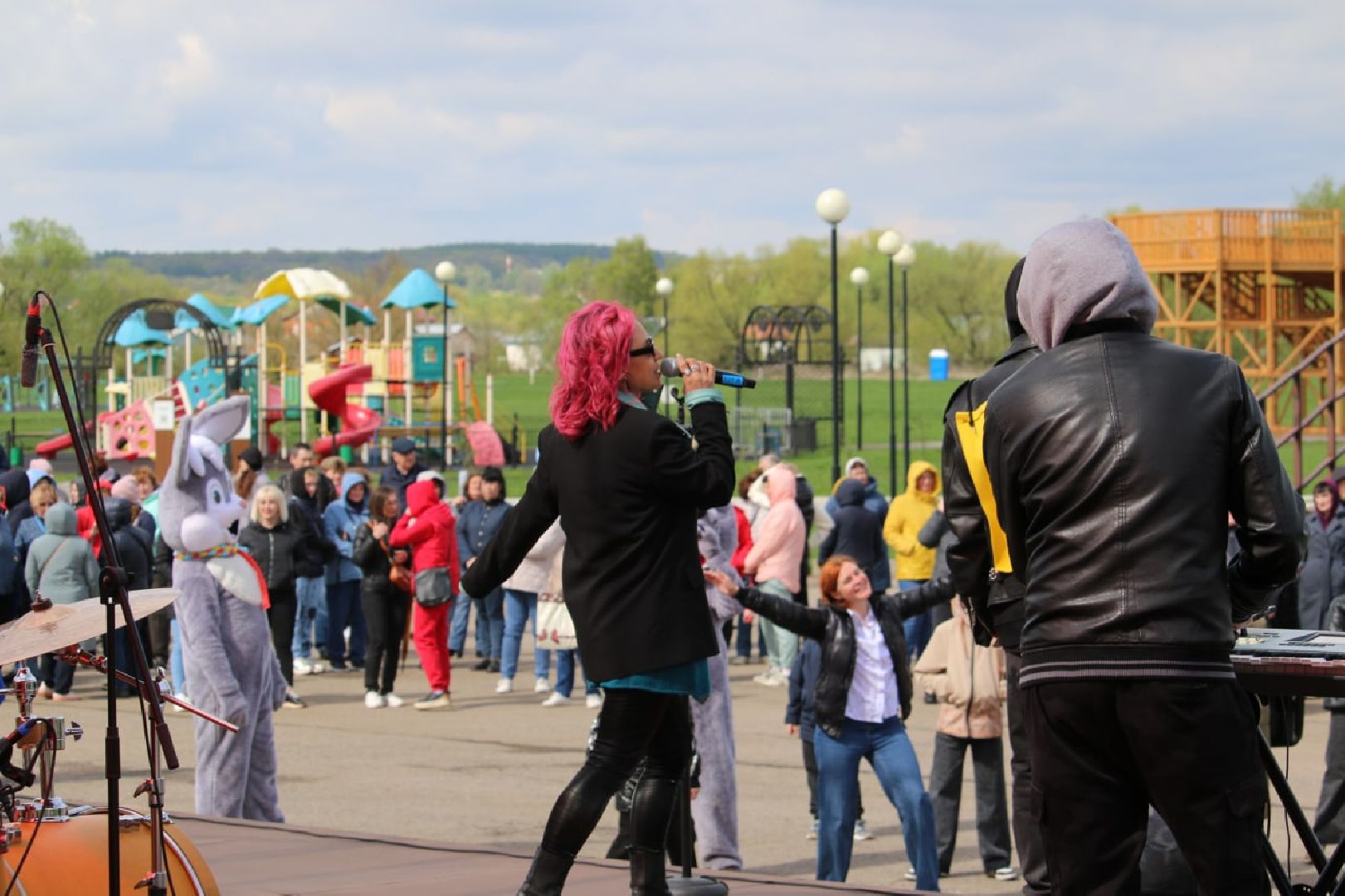 Серебряные Пруды, парк, на одной волне