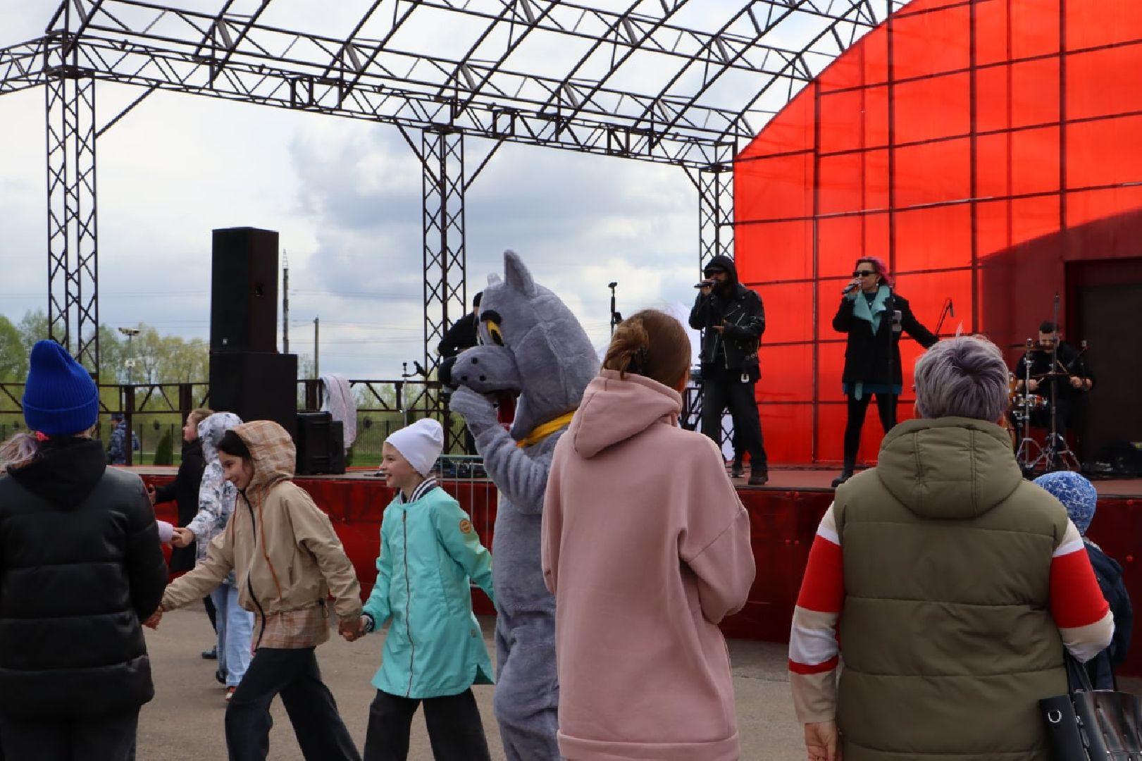 Серебряные Пруды, парк, на одной волне