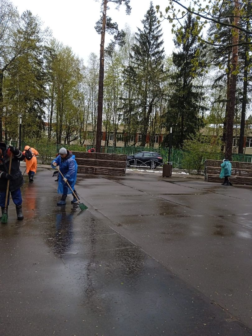 май со снегом, уборка снега, власиха май снег, снег май,