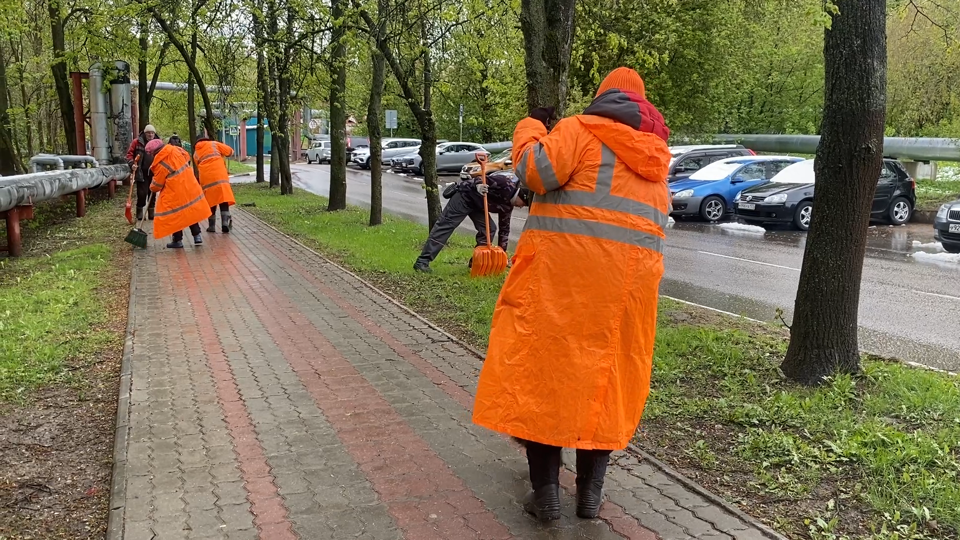 май со снегом, уборка снега, власиха май снег, снег май,