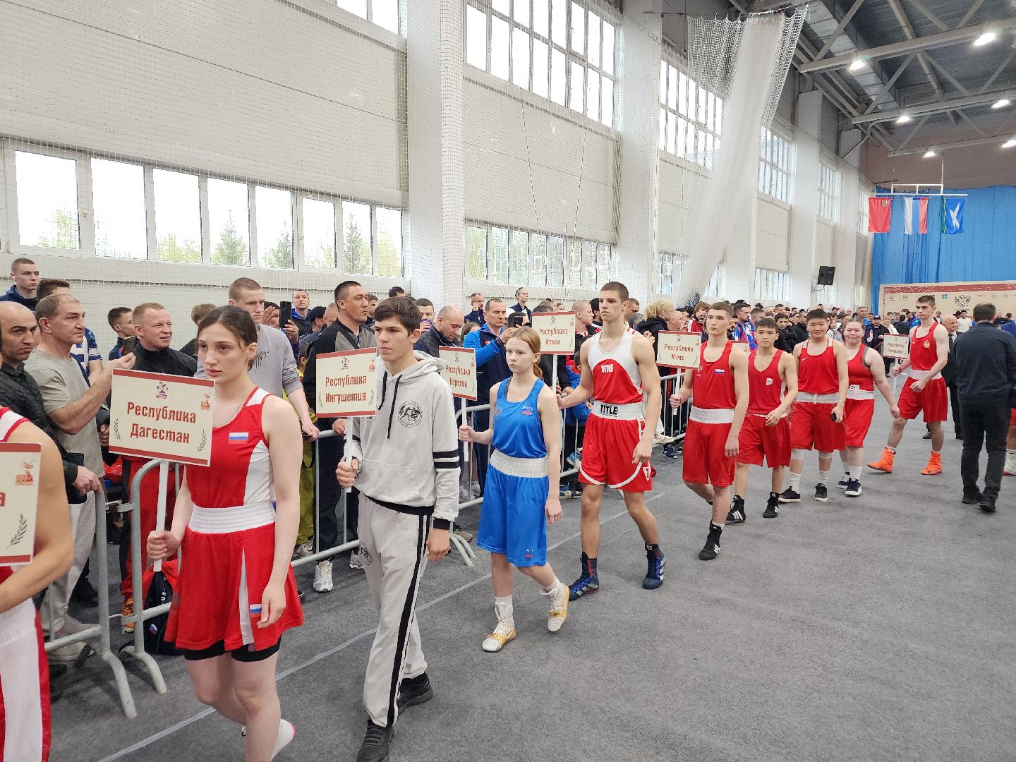 Чехов, дворец спорта олимпийский, первенство России по боксу, юниоры и юниорки, разные весовые категории, соревнования, состязания, 17-18 лет, Денис Лебедев, Александр Поветкин,