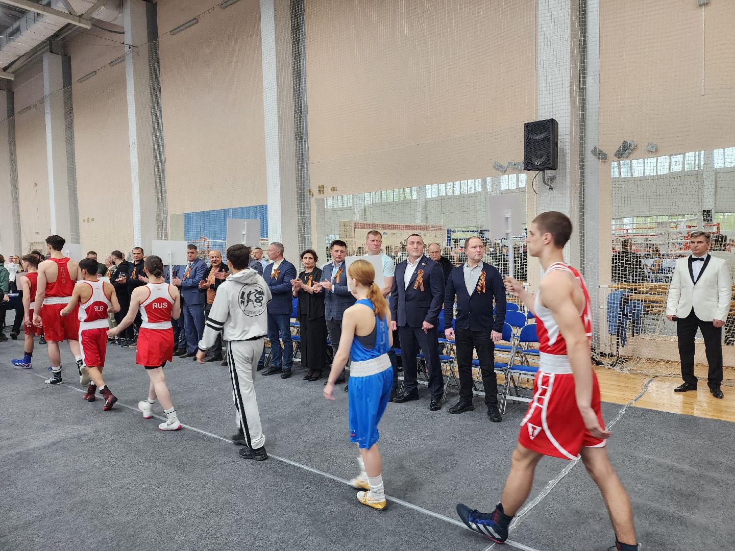 Чехов, дворец спорта олимпийский, первенство России по боксу, юниоры и юниорки, разные весовые категории, соревнования, состязания, 17-18 лет, Денис Лебедев, Александр Поветкин,