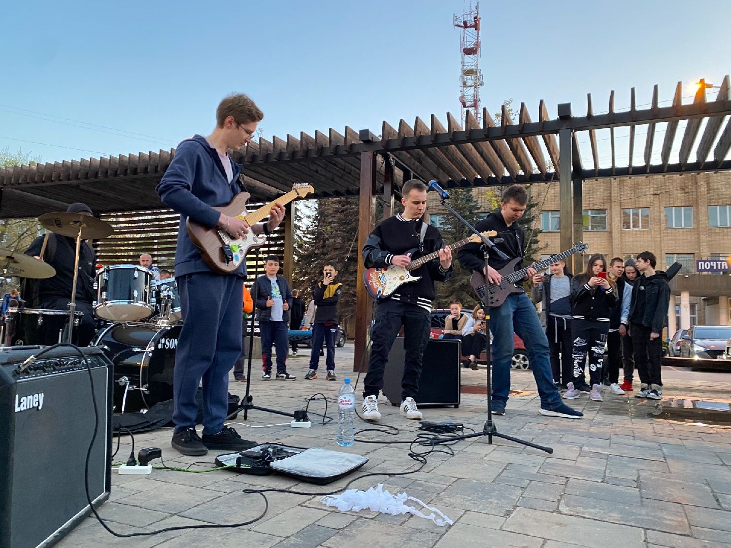 Домодедово, сквер у почтамта, голос улиц