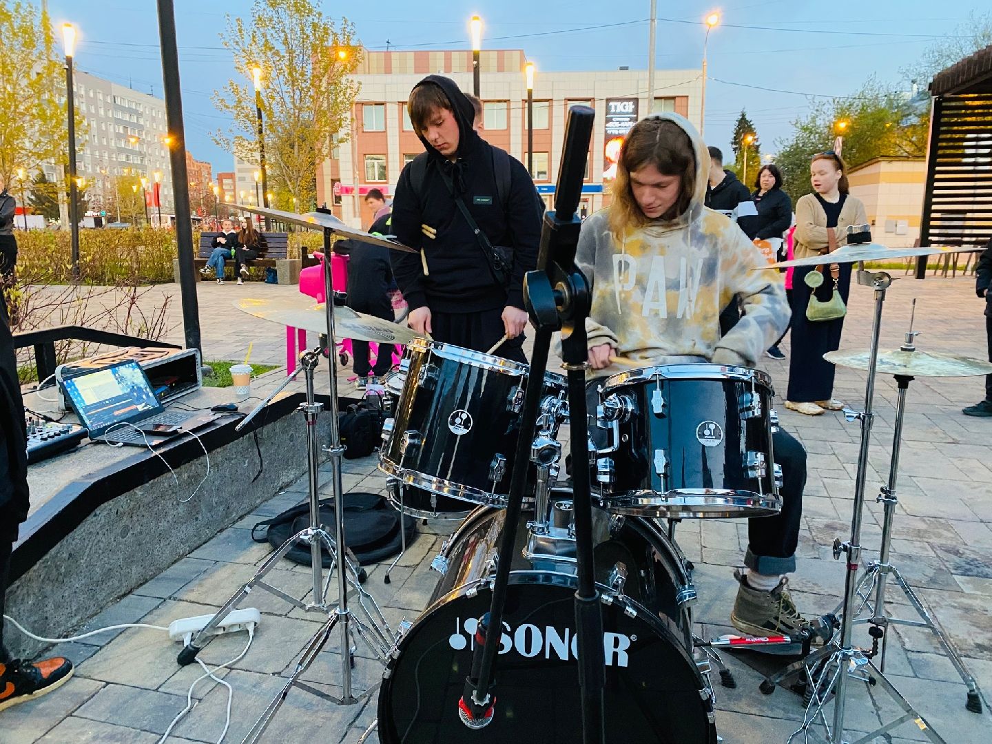 Домодедово, сквер у почтамта, голос улиц