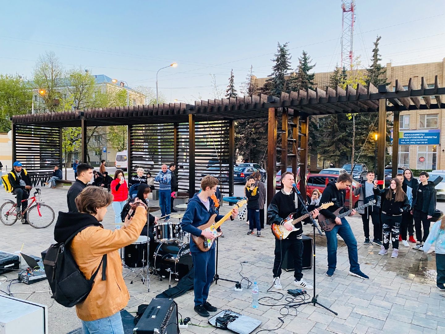 Домодедово, сквер у почтамта, голос улиц