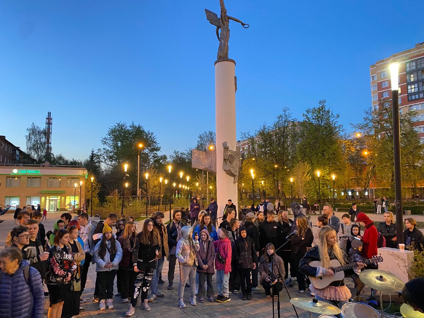 Домодедово, сквер у почтамта, голос улиц