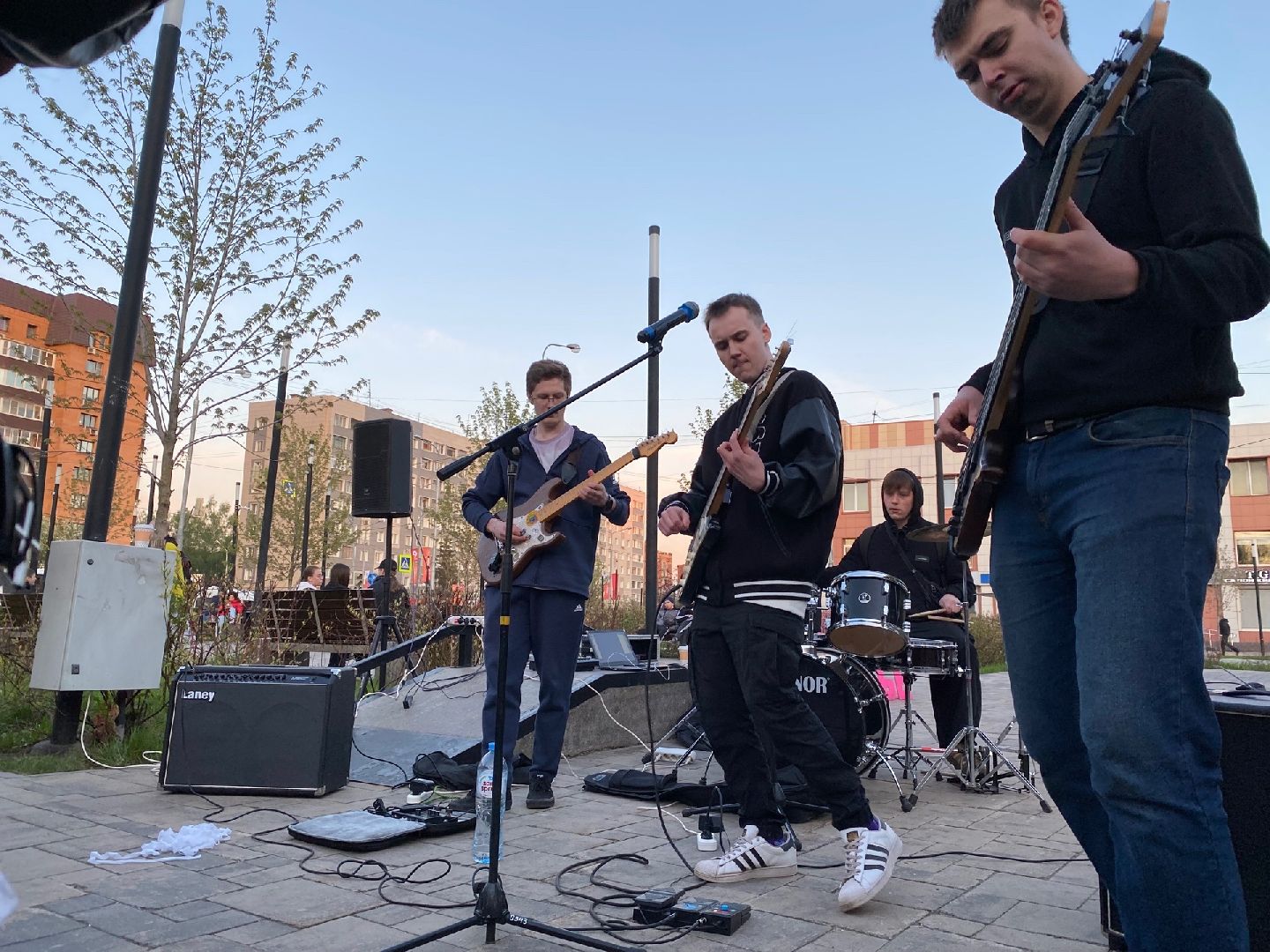 Домодедово, сквер у почтамта, голос улиц