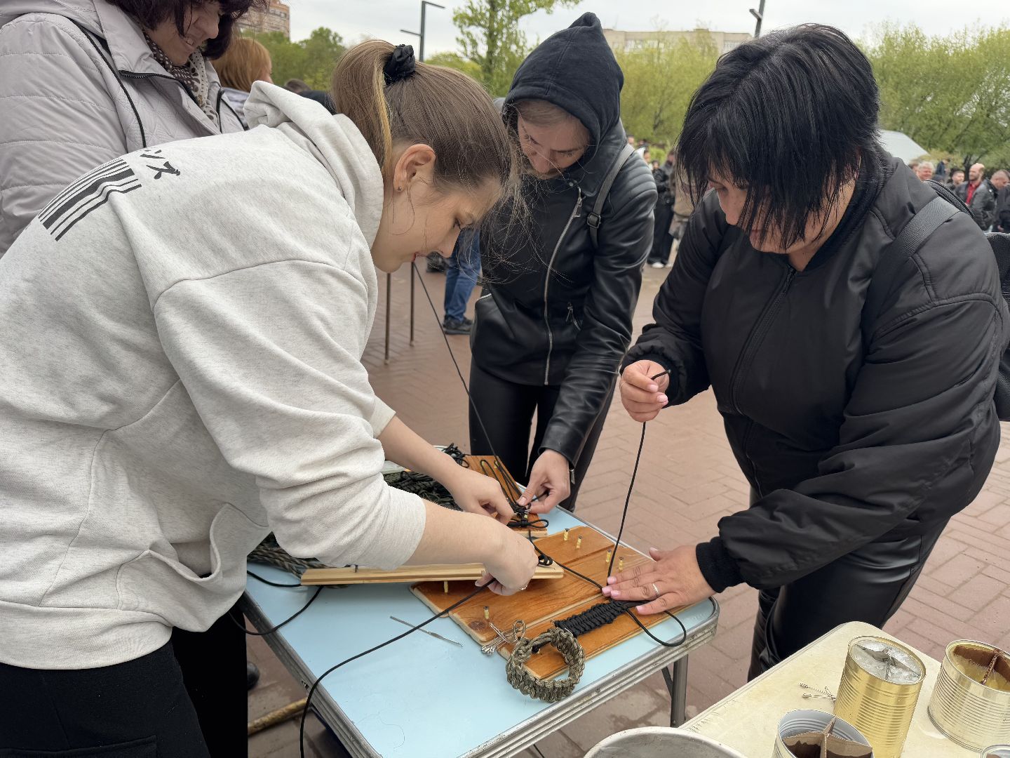 фонд защита балашиха, мастер-класс по плетению браслетов выживания,