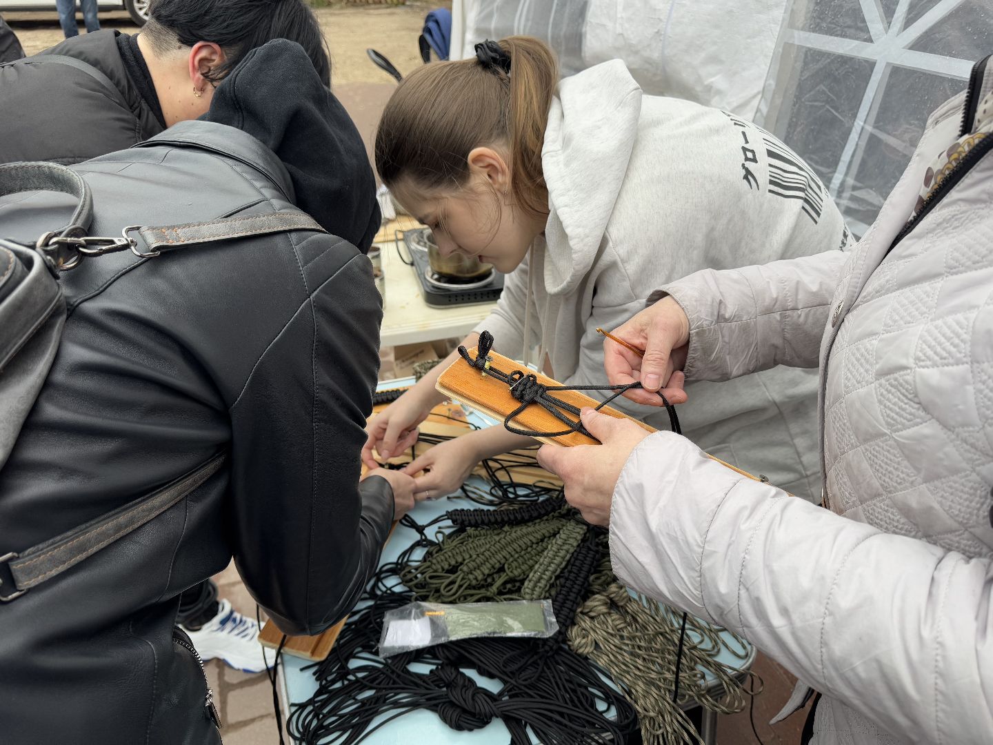 фонд защита балашиха, мастер-класс по плетению браслетов выживания,