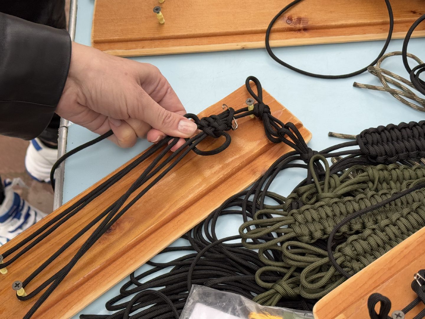 фонд защита балашиха, мастер-класс по плетению браслетов выживания,