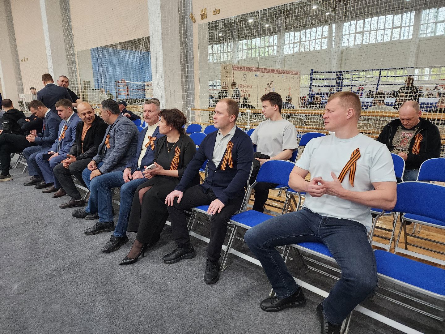 Чехов, всероссийская акция, Георгиевская ленточка, раздача ленточек, символ Победы, День Победы, юбилей, первенство России по боксу, Денис Лебедев, Александр Поветкин, братья Чудиновы, зам главы округа Виталий Шишкин,