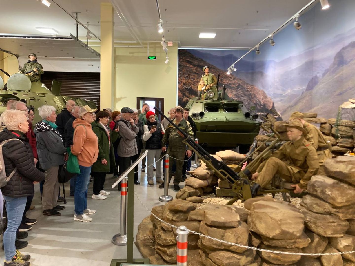 Звенигород, клуб любителей путешествий Звенигорода, автопробег, День Победы, 78-я годовщина Великой Победы, музей военной техники в Падиково