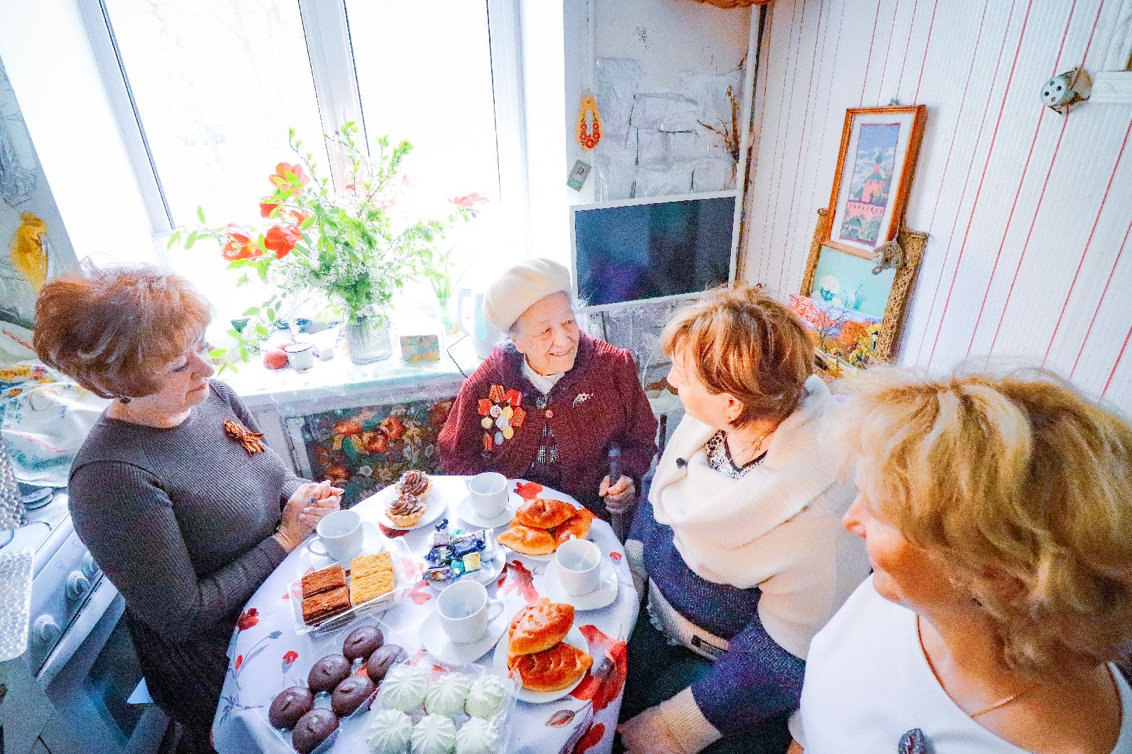 клин, общество, ветераны, таблички в честь ветеранов вов, 80 лет победы, память,