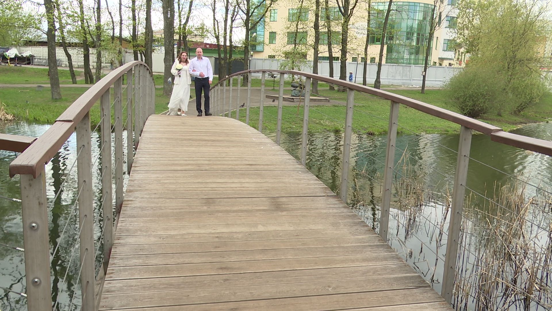 реутов, парк, фабричный пруд, свадьба, выездная регистрация брака,