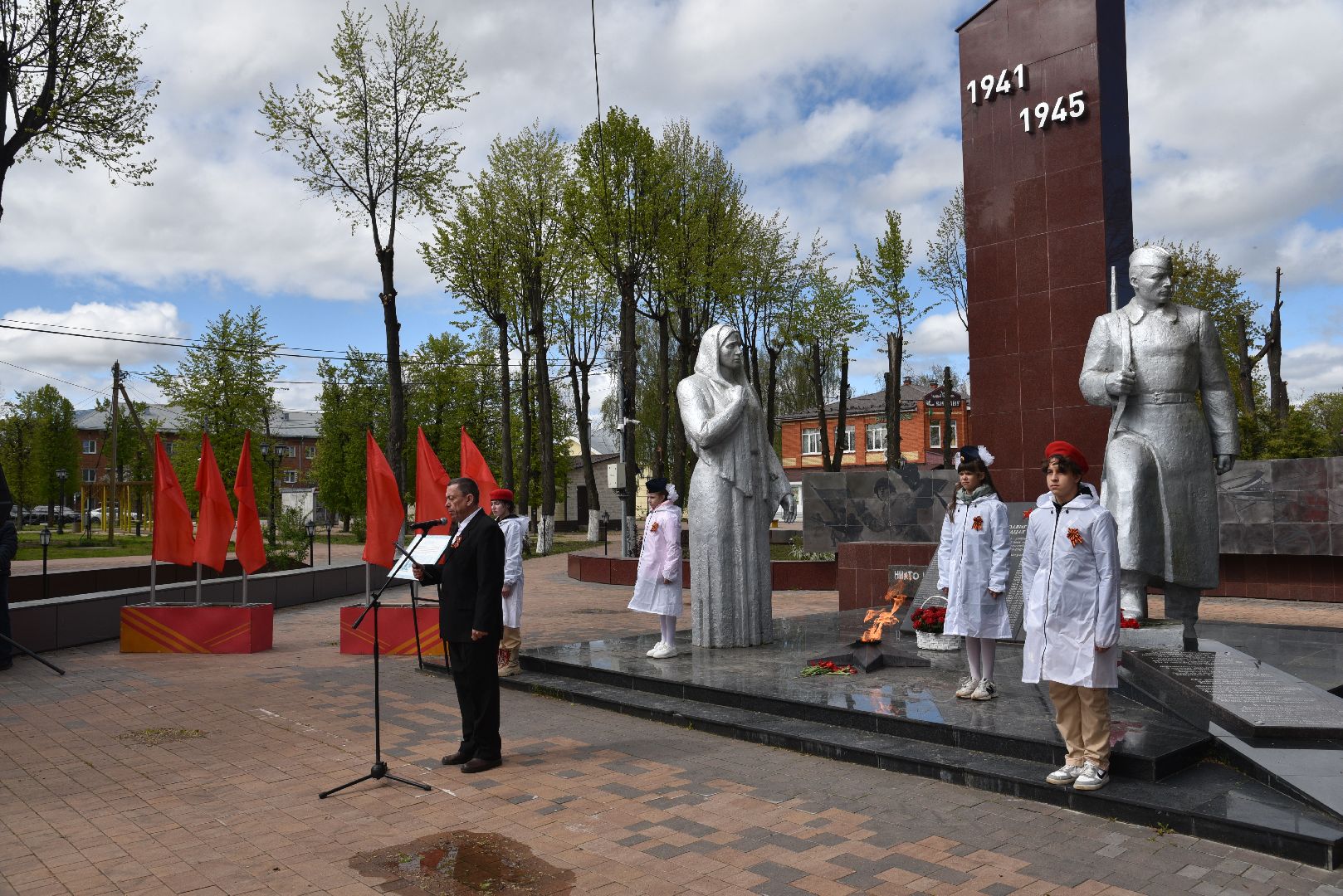 лотошино, день победы, вахта памяти, лотошинская школа 1,