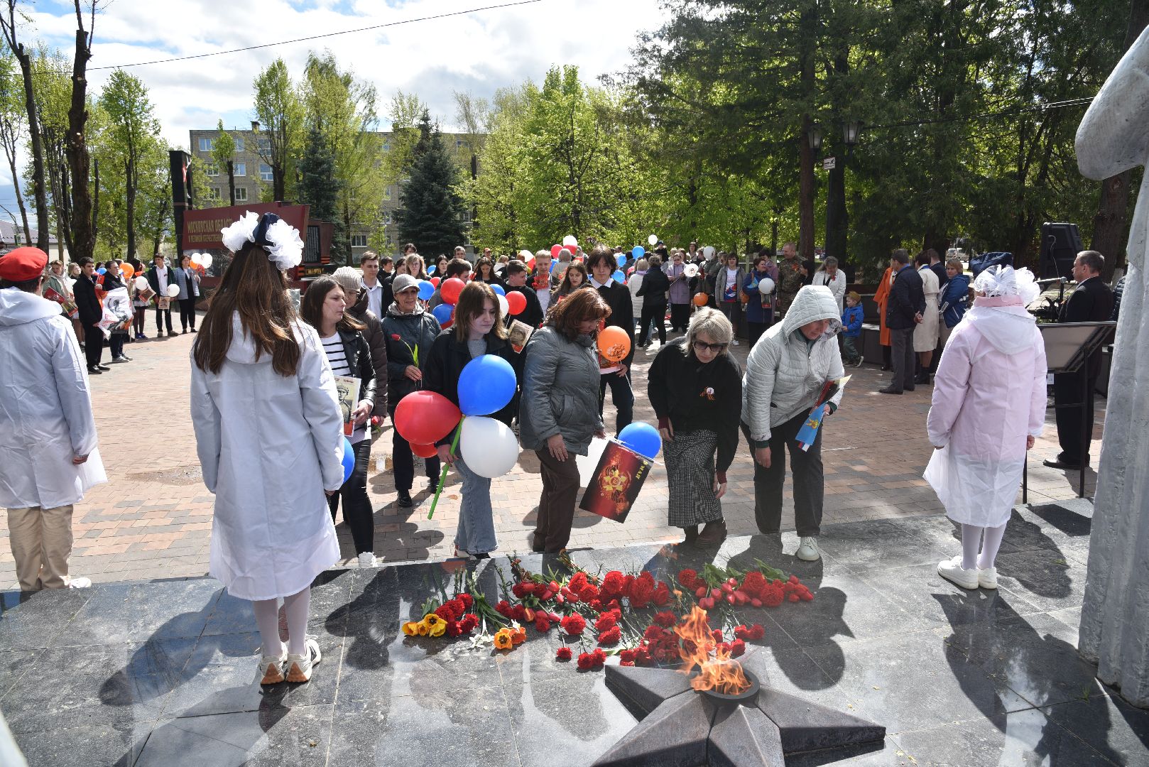 лотошино, день победы, вахта памяти, лотошинская школа 1,