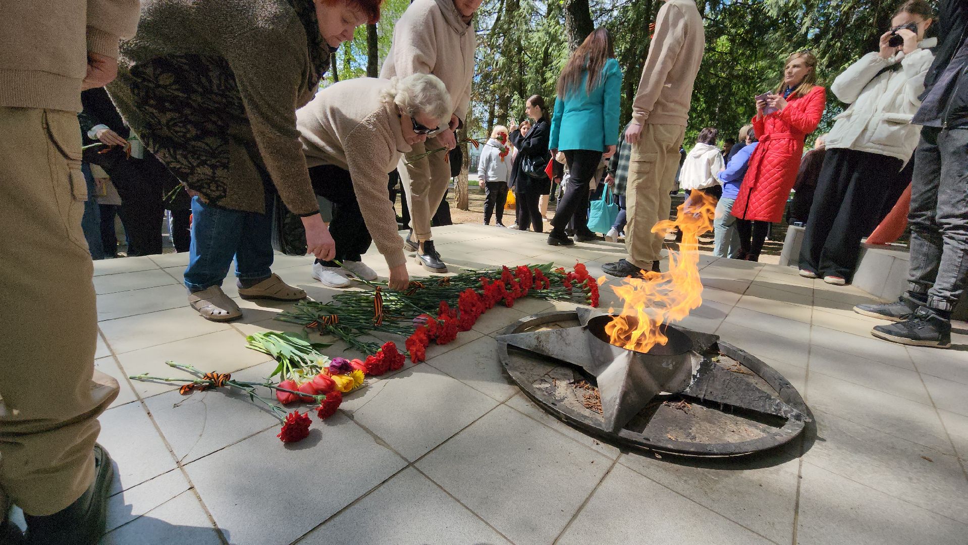 серпухов, подмосковье, возложение цветов, 9 мая, день победы,