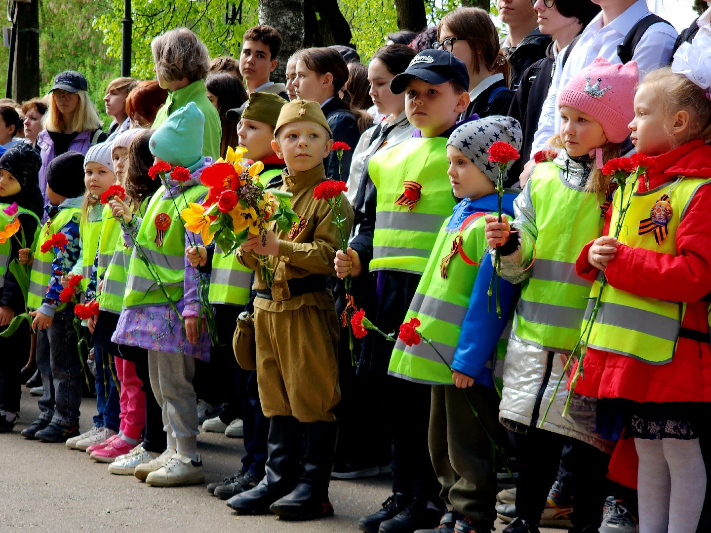 серпухов, подмосковье, возложение цветов, 9 мая, день победы,