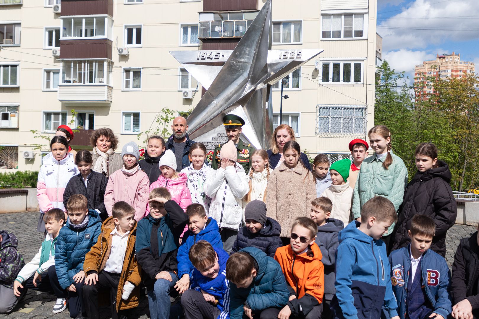общество, возложение цветов, звезда израненная, гимназия 4 лыткарино, 9 мая, патриотизм,
