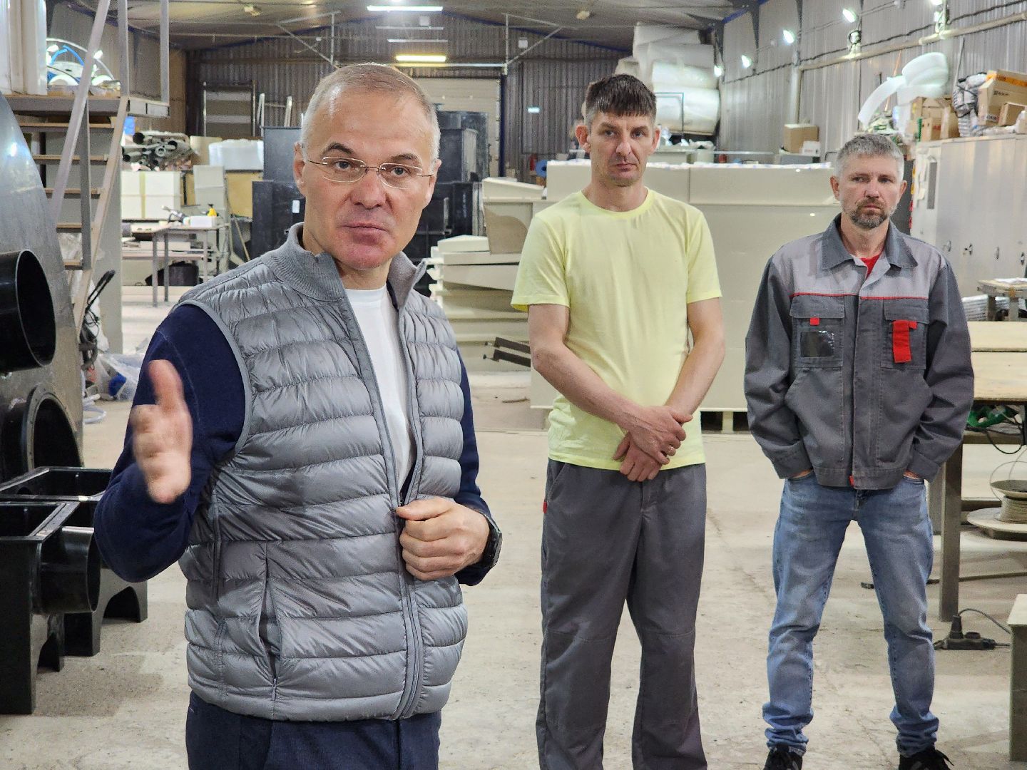 Чехов, деревня Сергеево, производственно-складской комплекс, завод ПолимерИзделия, депутат Госдумы РФ, Александр Коган, встреча с жителями, развитие округа, промышленность, экономика, медицина, образование, теплоснабжение, канализация, изделия из полимерных материалов, производство,