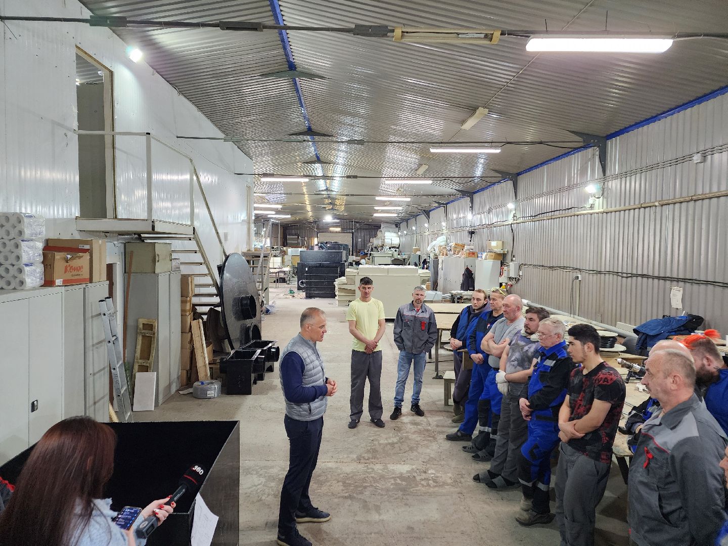 Чехов, деревня Сергеево, производственно-складской комплекс, завод ПолимерИзделия, депутат Госдумы РФ, Александр Коган, встреча с жителями, развитие округа, промышленность, экономика, медицина, образование, теплоснабжение, канализация, изделия из полимерных материалов, производство,