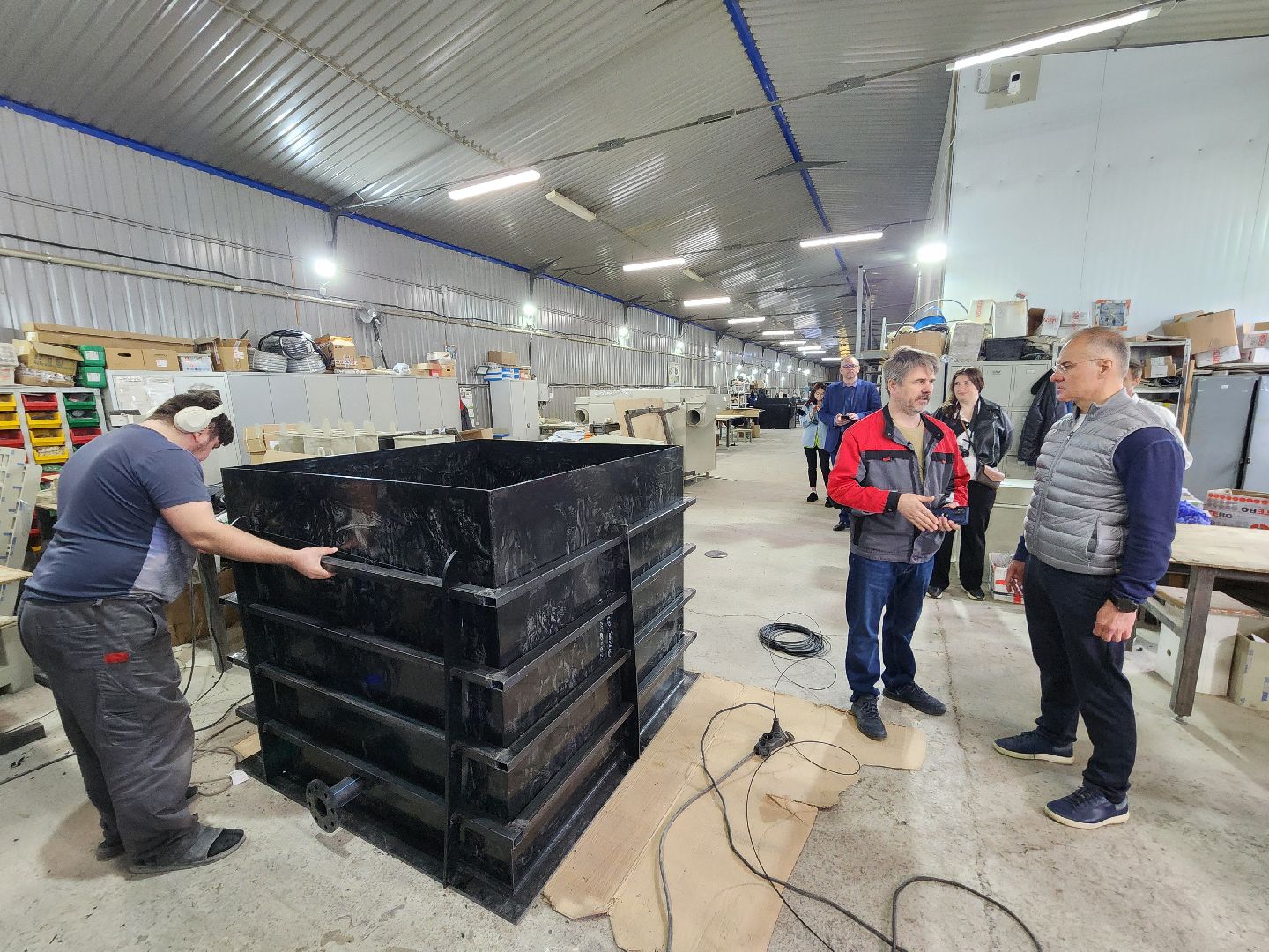 Чехов, деревня Сергеево, производственно-складской комплекс, завод ПолимерИзделия, депутат Госдумы РФ, Александр Коган, встреча с жителями, развитие округа, промышленность, экономика, медицина, образование, теплоснабжение, канализация, изделия из полимерных материалов, производство,