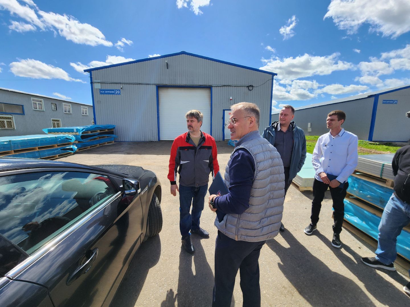 Чехов, деревня Сергеево, производственно-складской комплекс, завод ПолимерИзделия, депутат Госдумы РФ, Александр Коган, встреча с жителями, развитие округа, промышленность, экономика, медицина, образование, теплоснабжение, канализация, изделия из полимерных материалов, производство,