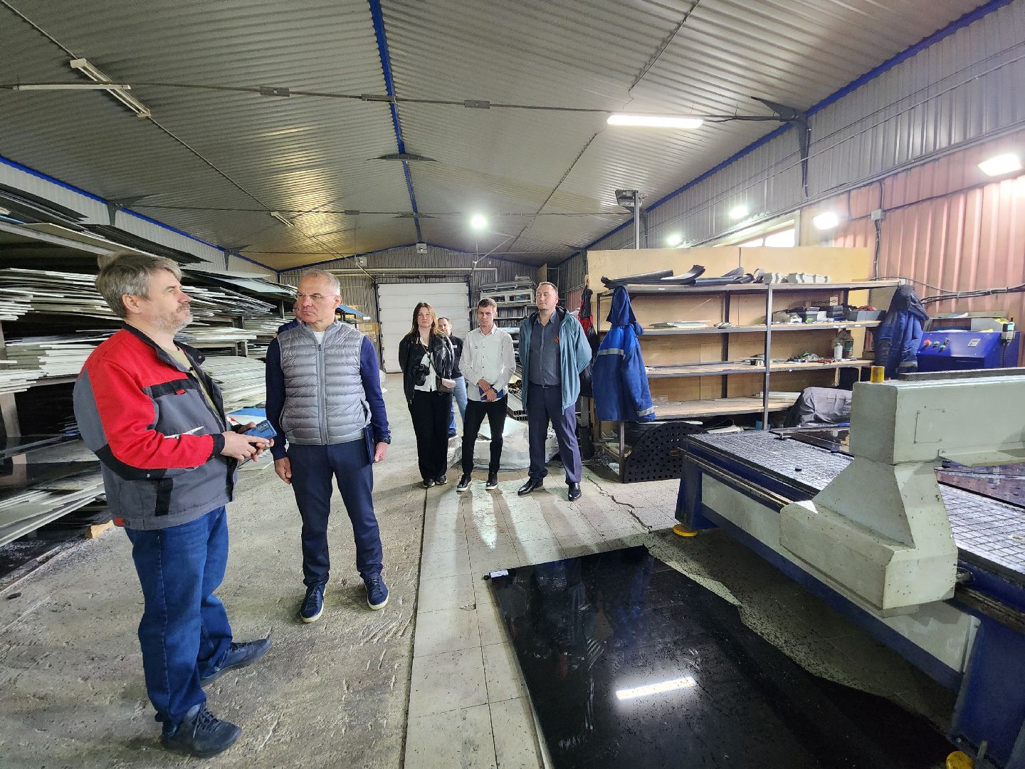 Чехов, деревня Сергеево, производственно-складской комплекс, завод ПолимерИзделия, депутат Госдумы РФ, Александр Коган, встреча с жителями, развитие округа, промышленность, экономика, медицина, образование, теплоснабжение, канализация, изделия из полимерных материалов, производство,