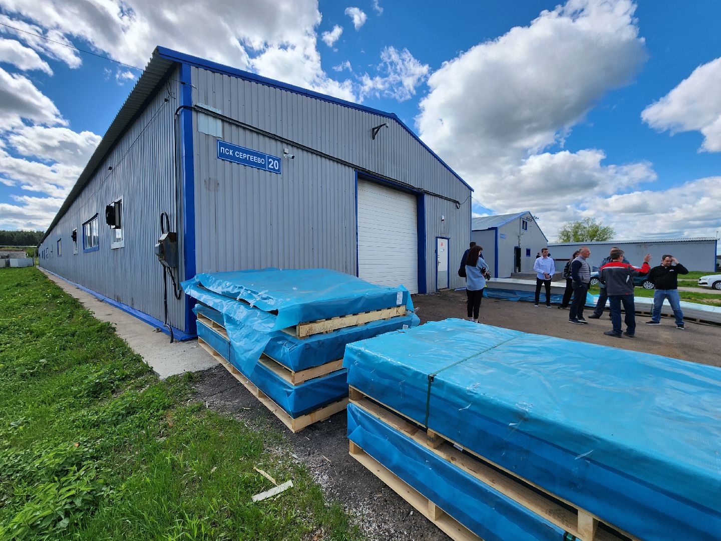 Чехов, деревня Сергеево, производственно-складской комплекс, завод ПолимерИзделия, депутат Госдумы РФ, Александр Коган, встреча с жителями, развитие округа, промышленность, экономика, медицина, образование, теплоснабжение, канализация, изделия из полимерных материалов, производство,