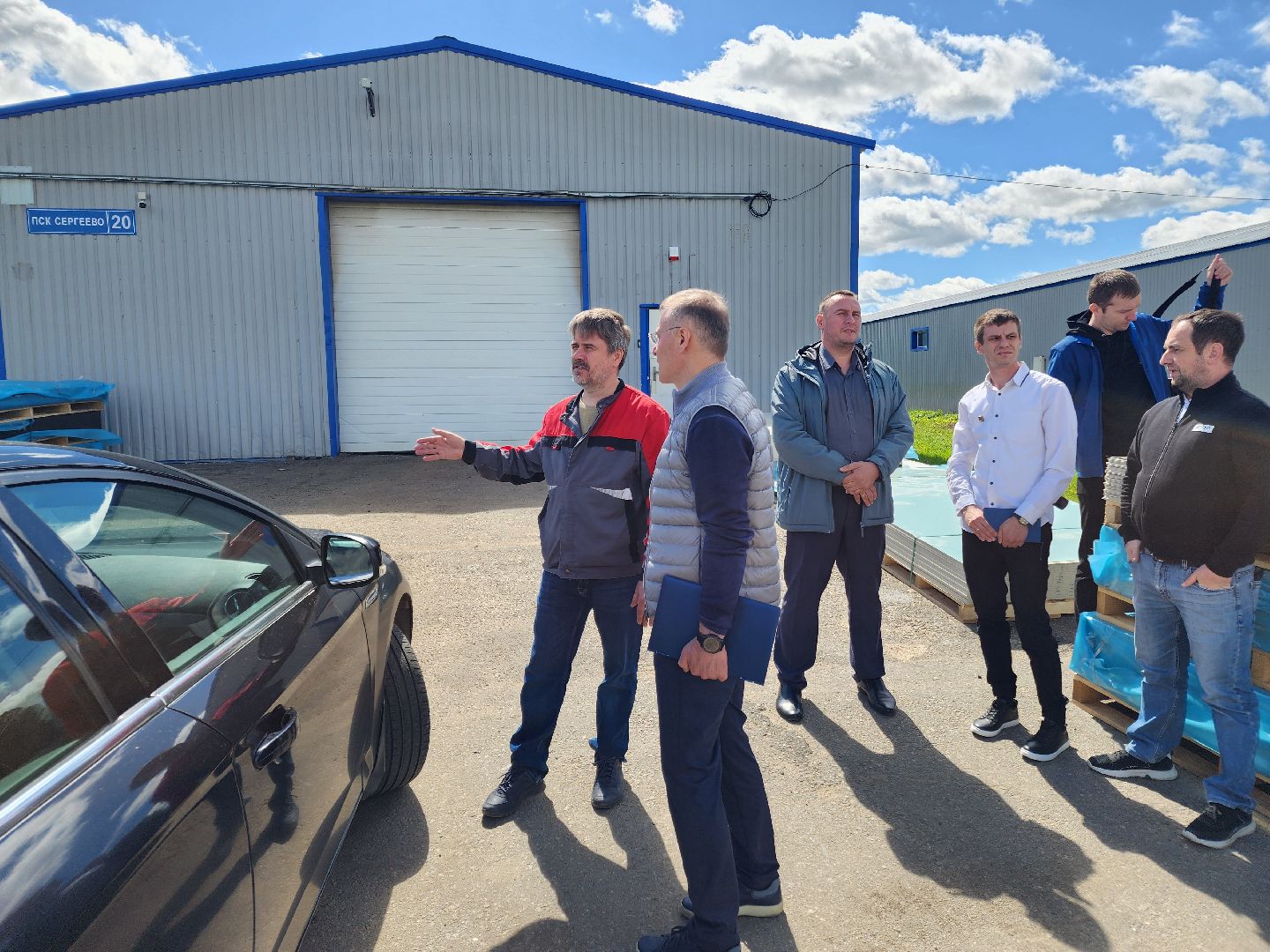 Чехов, деревня Сергеево, производственно-складской комплекс, завод ПолимерИзделия, депутат Госдумы РФ, Александр Коган, встреча с жителями, развитие округа, промышленность, экономика, медицина, образование, теплоснабжение, канализация, изделия из полимерных материалов, производство,