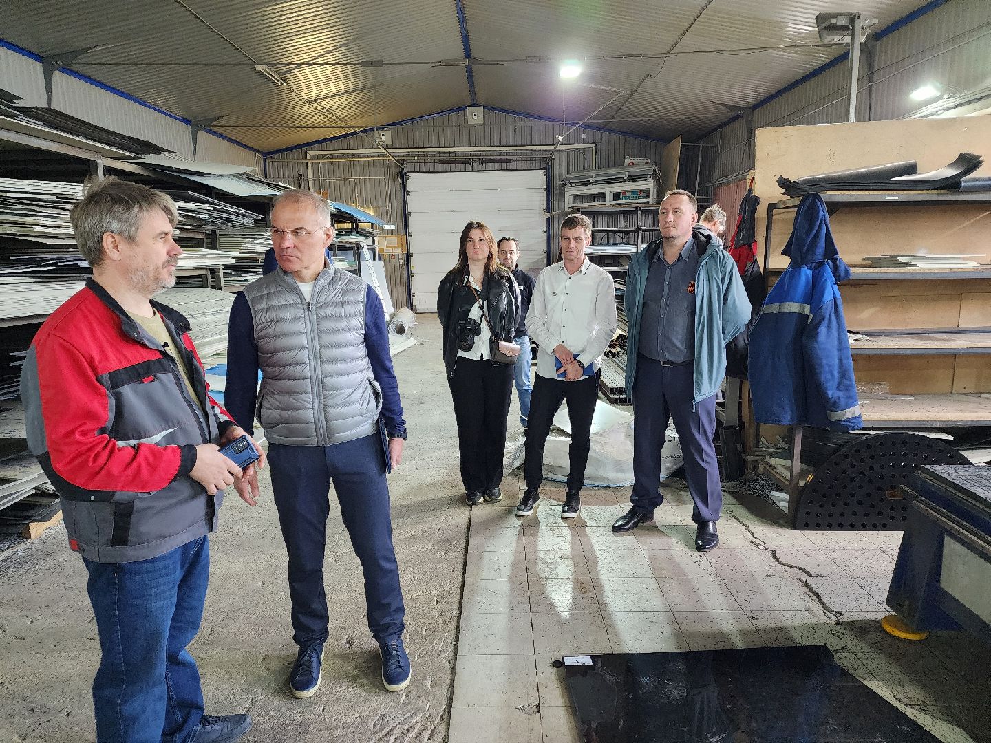 Чехов, деревня Сергеево, производственно-складской комплекс, завод ПолимерИзделия, депутат Госдумы РФ, Александр Коган, встреча с жителями, развитие округа, промышленность, экономика, медицина, образование, теплоснабжение, канализация, изделия из полимерных материалов, производство,