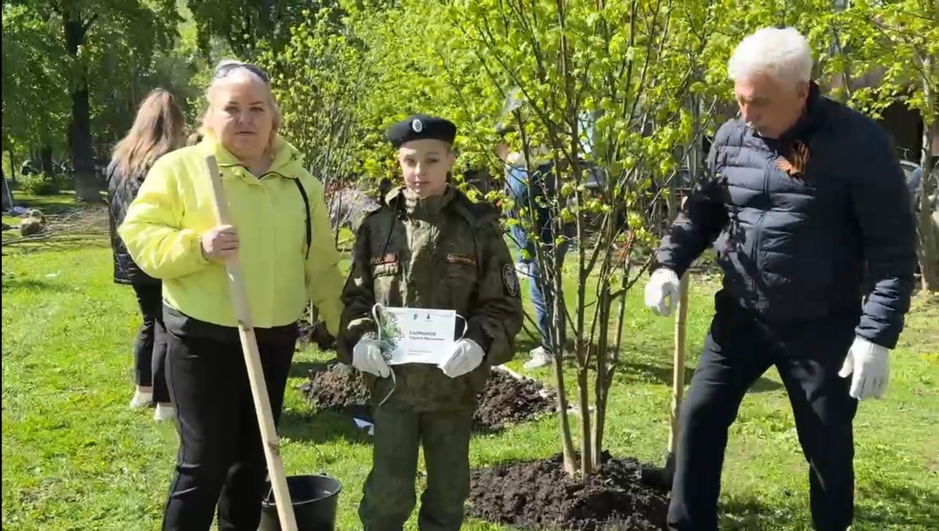 Реутов , Сад памяти, Посадка деревьев , Липы, Яблони,Черемуха,  Береза,