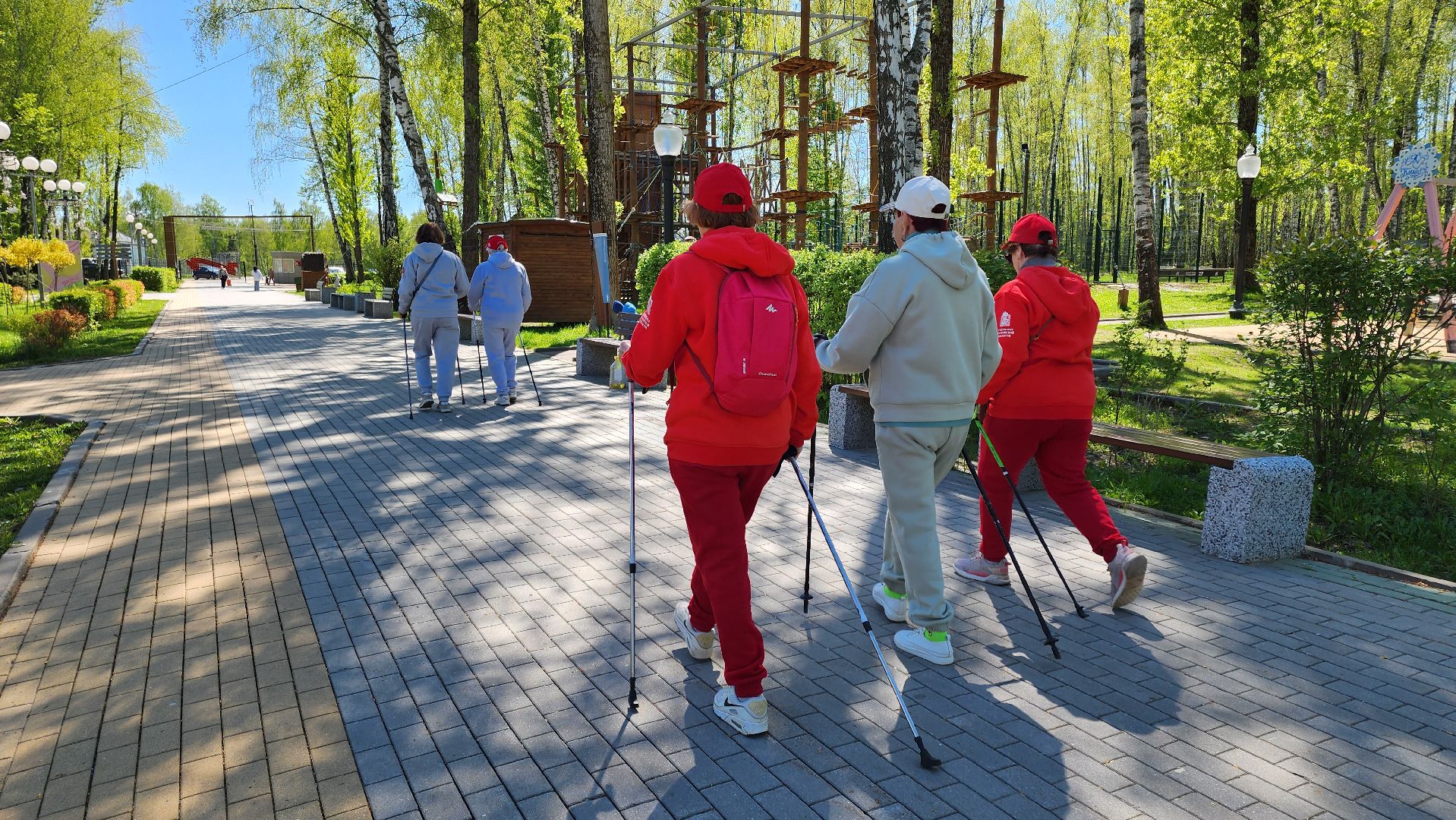 кашира, день победы, патриотическая акция, марш победы, скандинавская ходьба, активное долголетие,