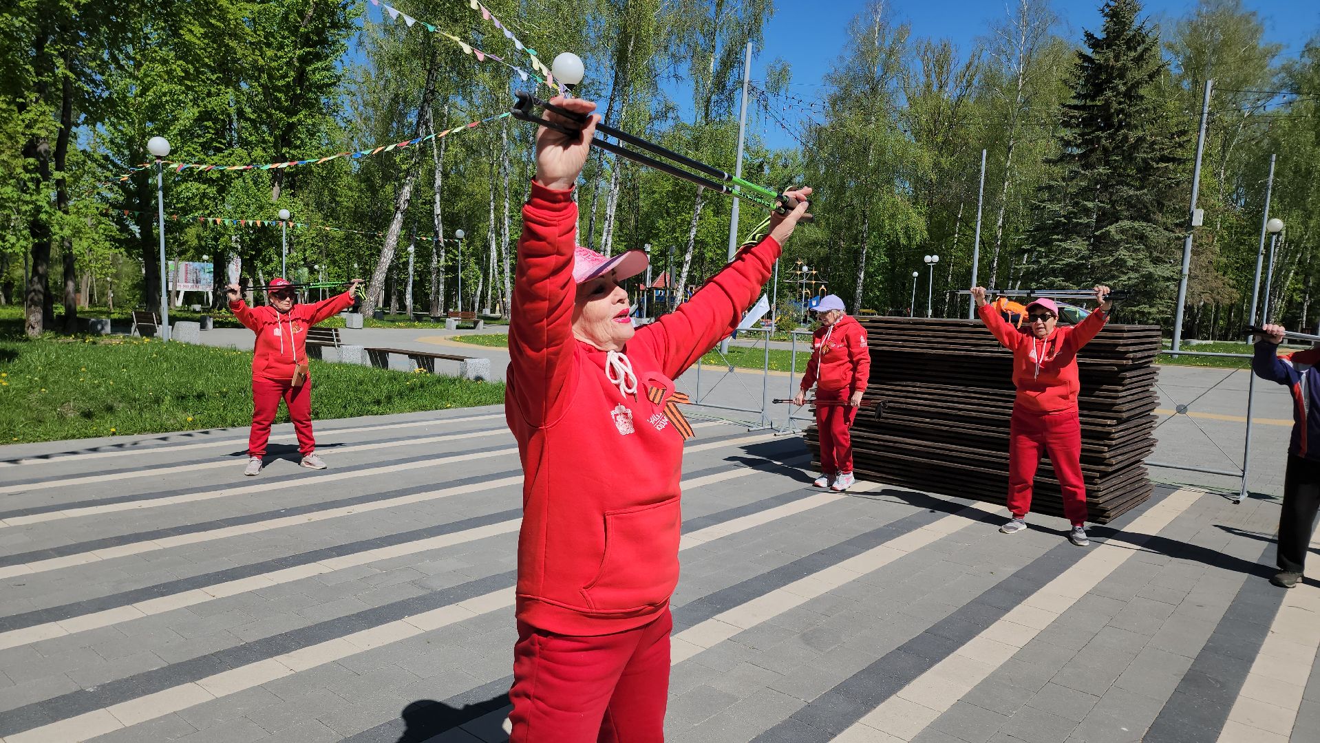 кашира, день победы, патриотическая акция, марш победы, скандинавская ходьба, активное долголетие,