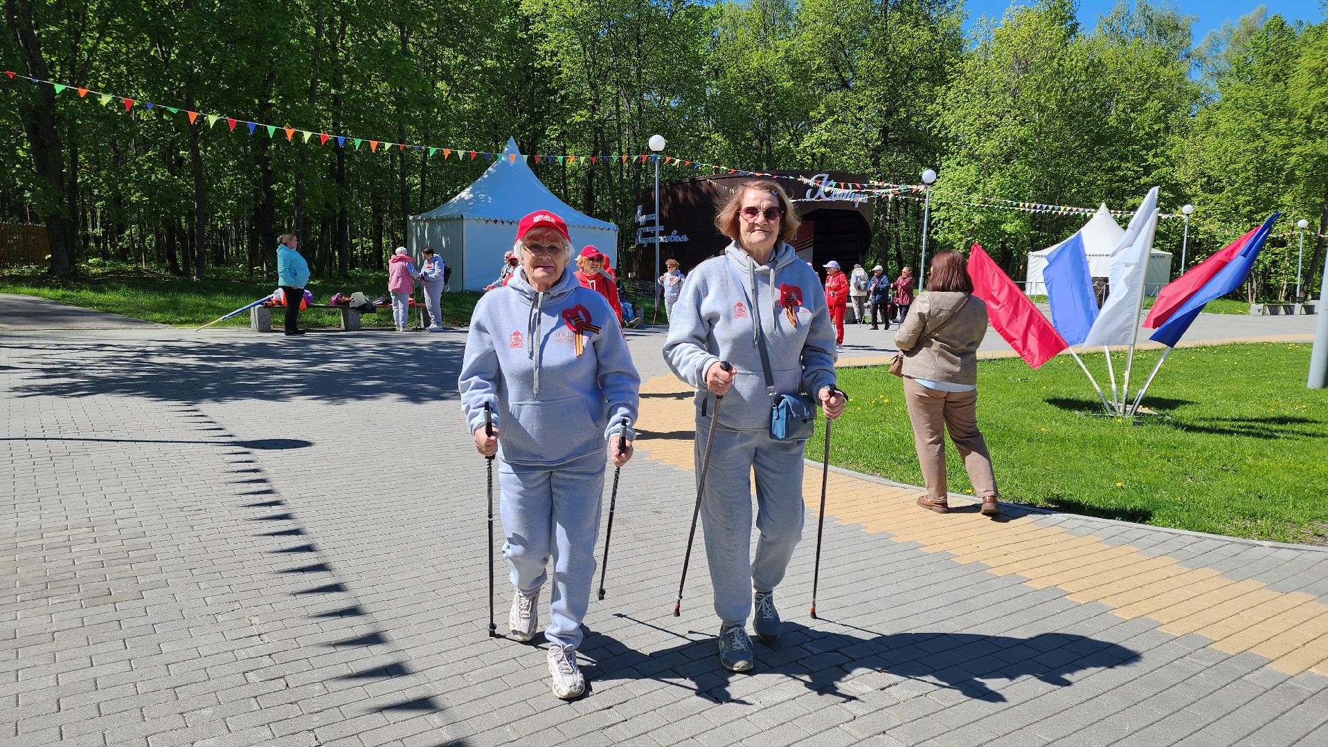 кашира, день победы, патриотическая акция, марш победы, скандинавская ходьба, активное долголетие,