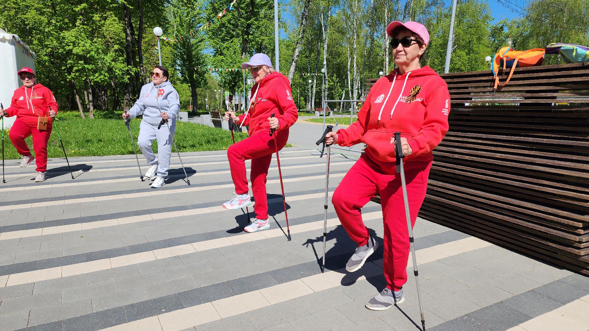 кашира, день победы, патриотическая акция, марш победы, скандинавская ходьба, активное долголетие,
