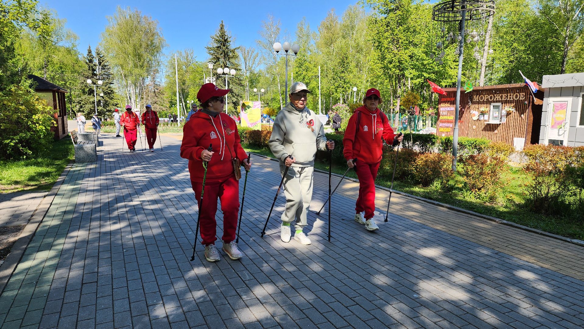 кашира, день победы, патриотическая акция, марш победы, скандинавская ходьба, активное долголетие,