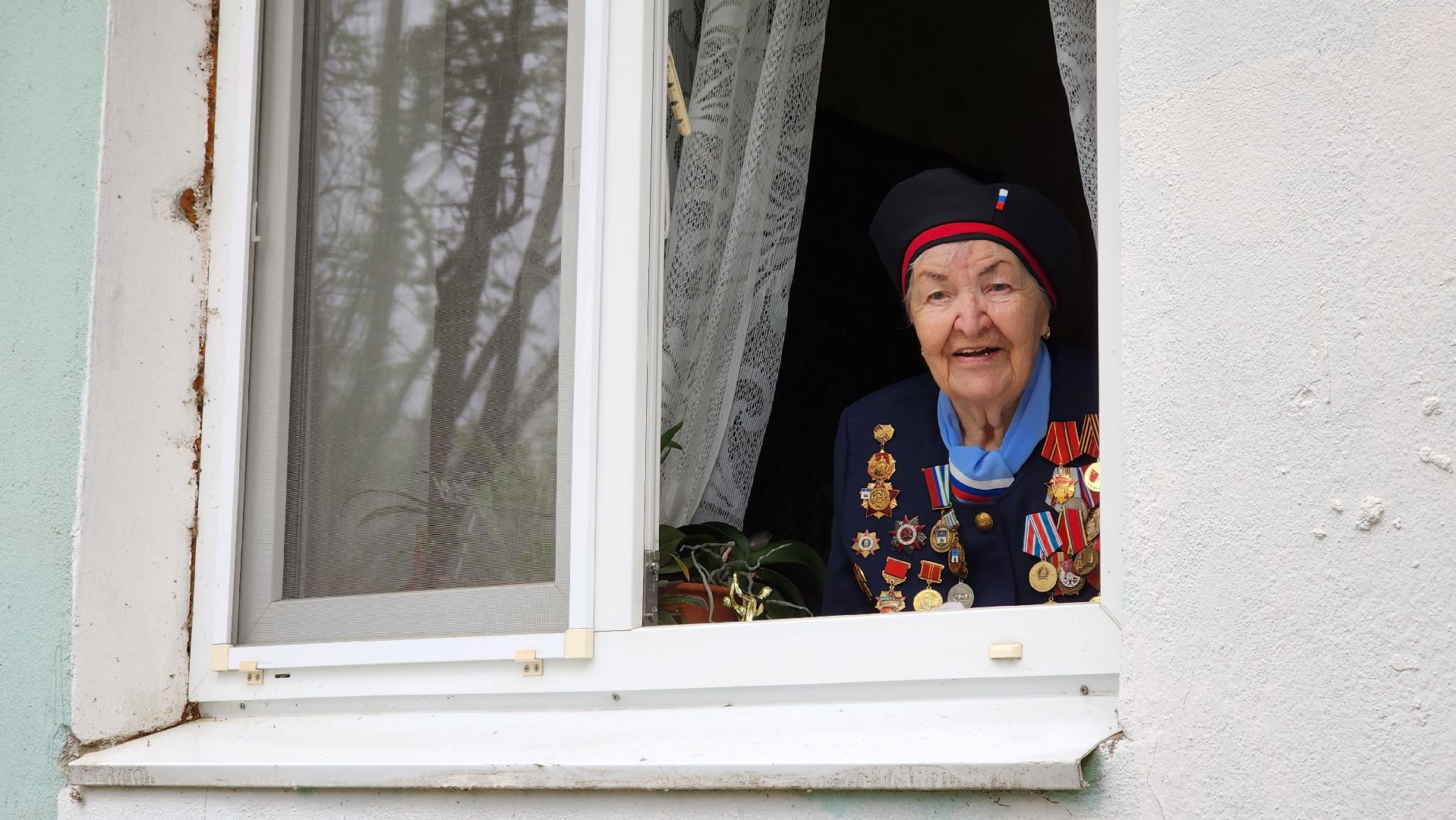 кашира, ветеран, день победы, концерт во дворе, школьники,