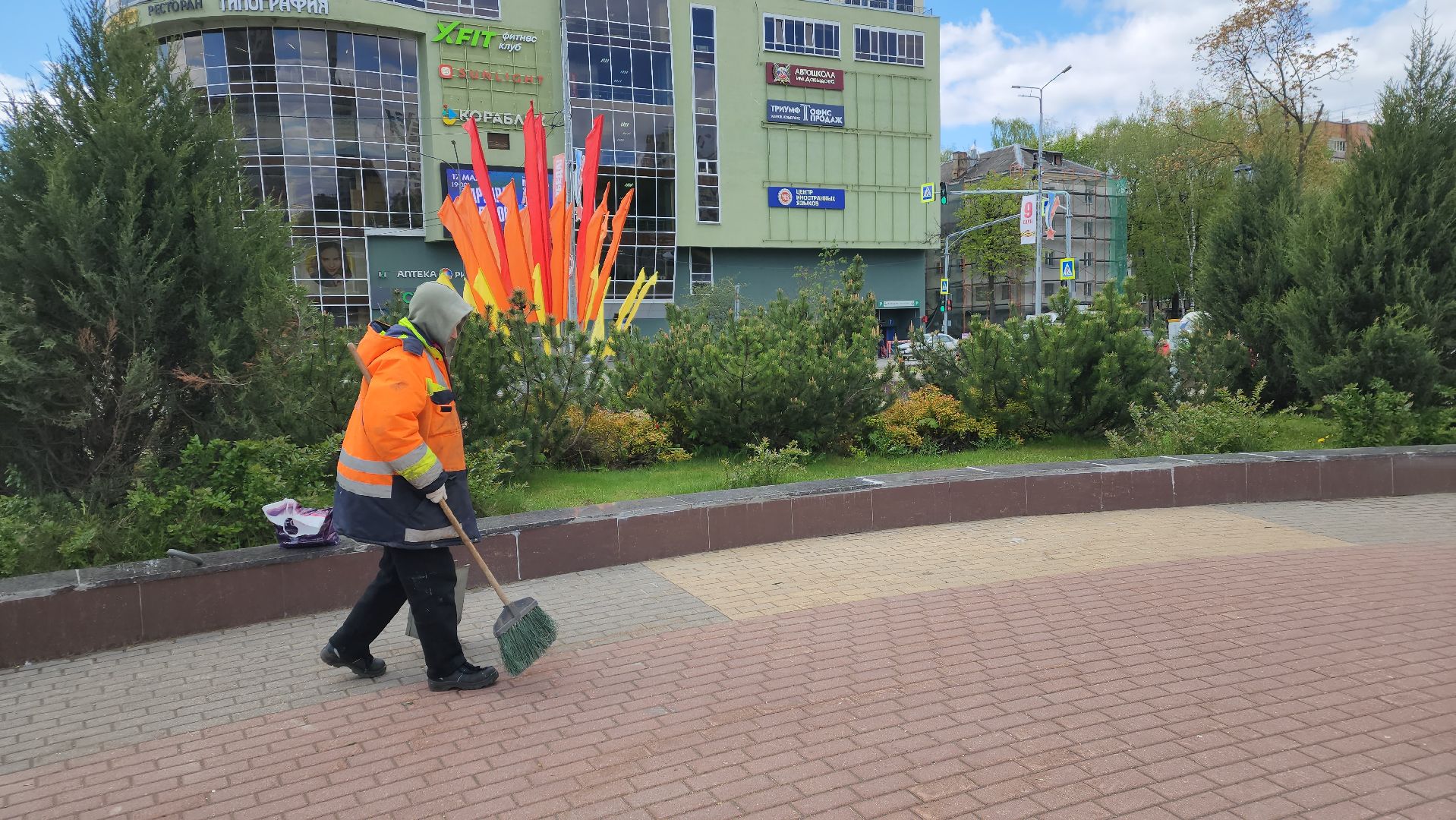 коммунальная служба, пушкино, вертикалки, уборка мемориалов,великая победа, 9 мая,