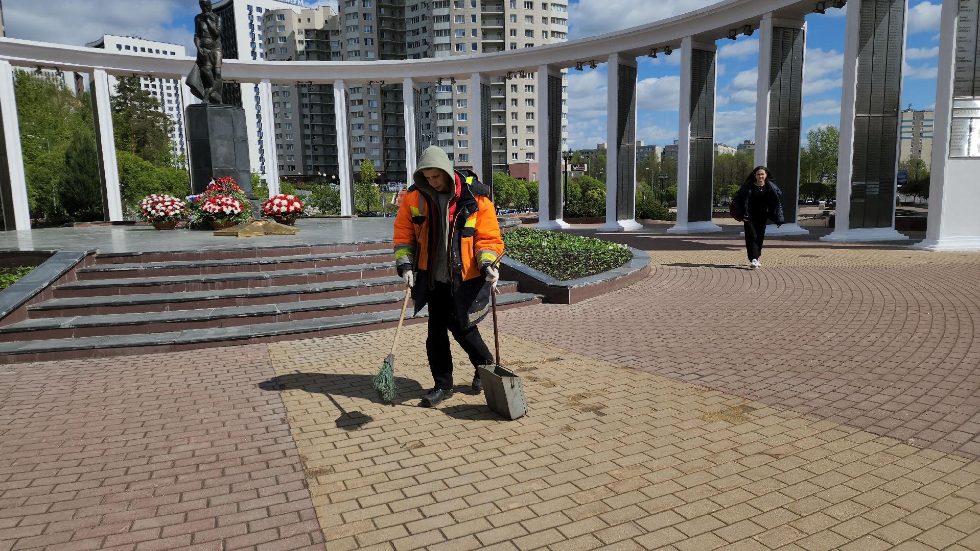коммунальная служба, пушкино, вертикалки, уборка мемориалов,великая победа, 9 мая,