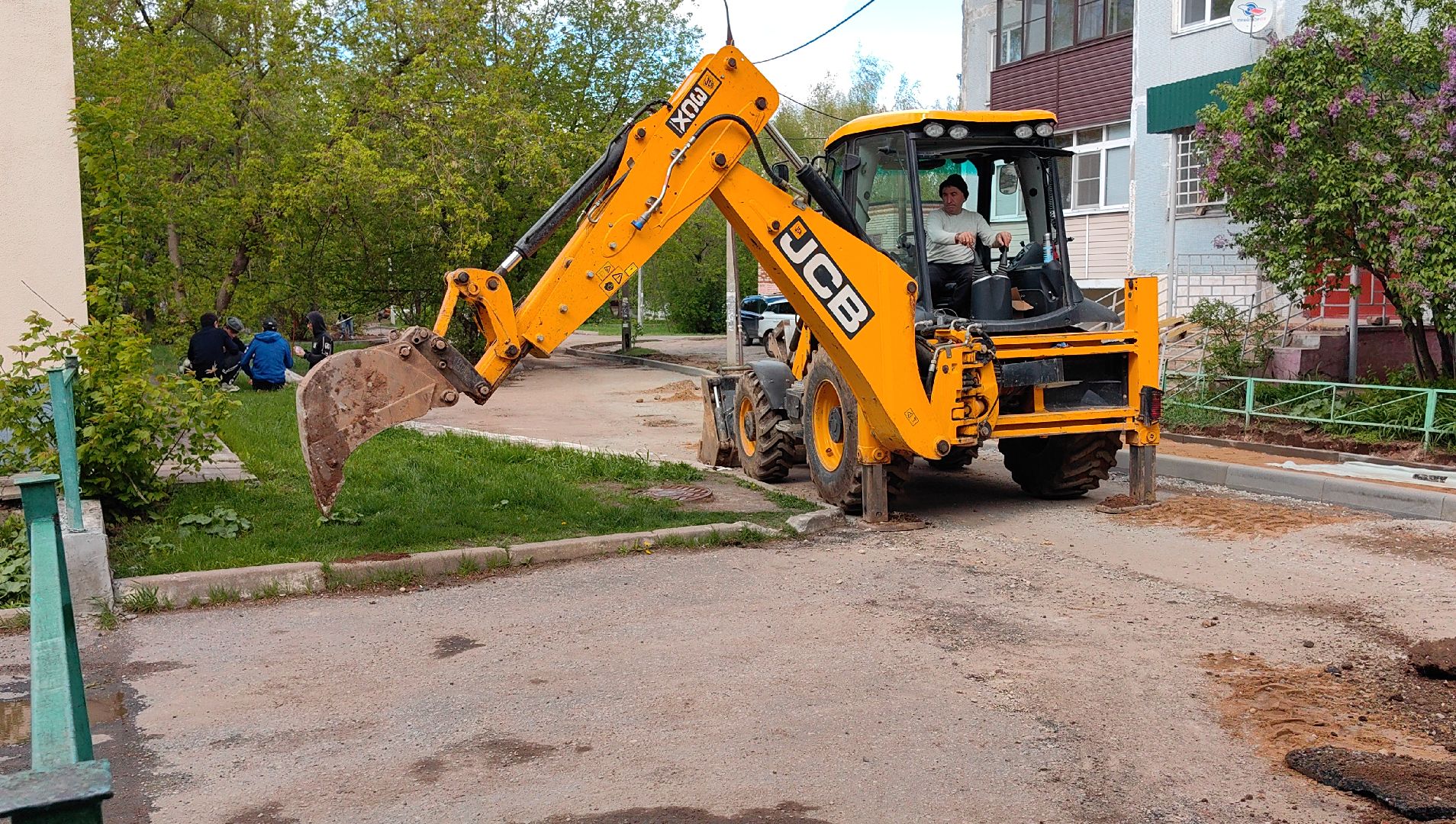 благоустройство, бордюр, площадка, турник, парковка,