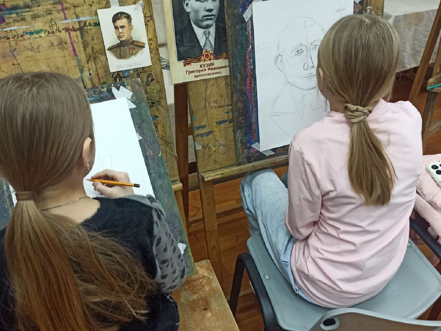 дубна, библиотека семейного чтения, день победы, выставка,