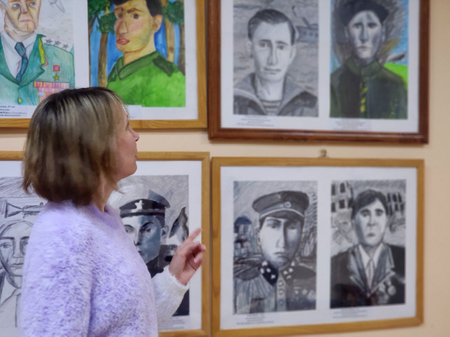 дубна, библиотека семейного чтения, день победы, выставка,