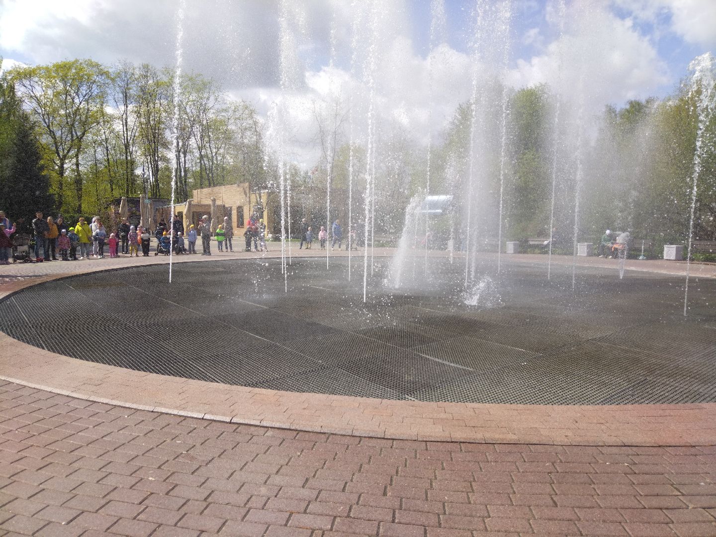 Фонтан, Мытищи, Парк Мира, тёплый сезон