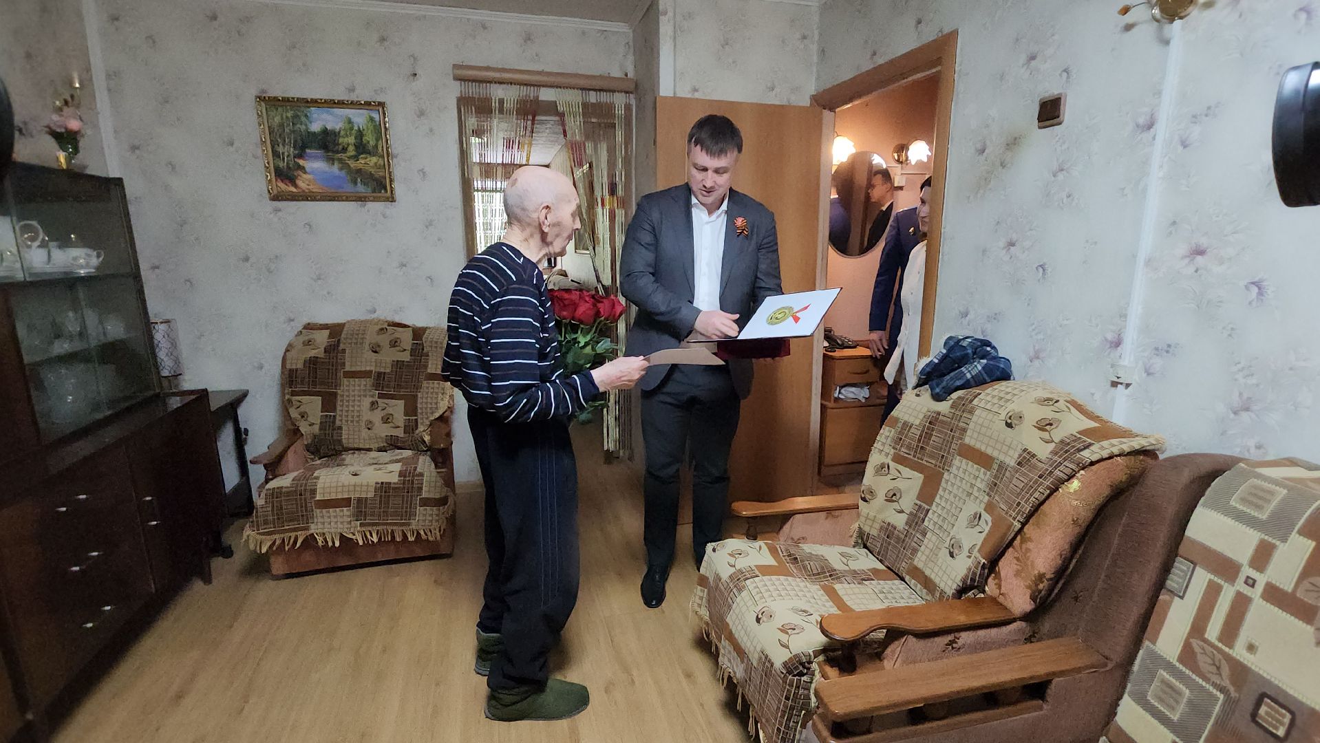 серпухов, ветераны вов, памятные таблички участникам вов, улица октябрьская,