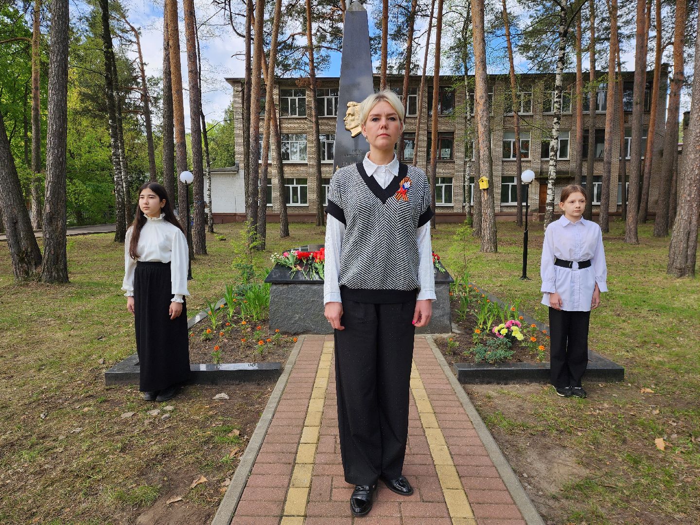 раменское, общество, возложение цветов к обелиску герою великой отечественной войны , мероприятие на территории кратовской школы 98,