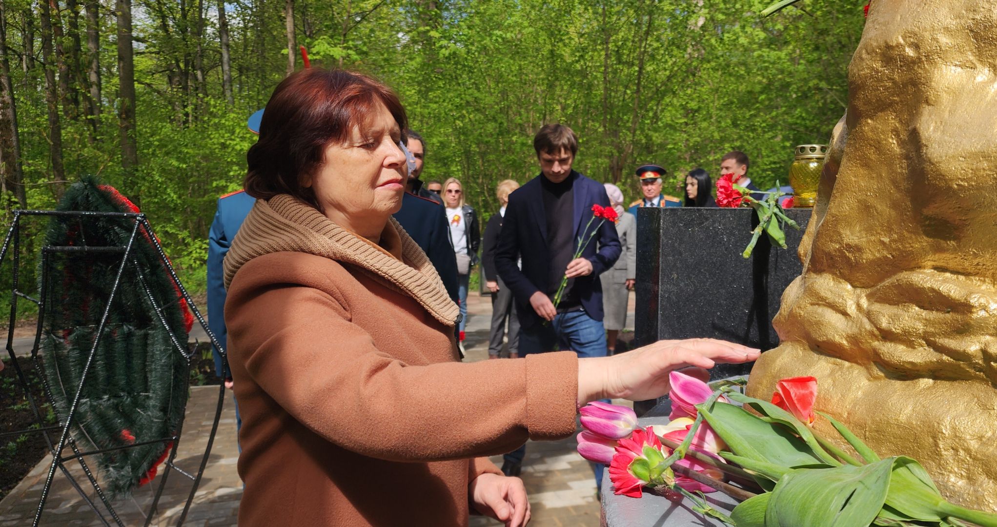 День Победы, Воинские захоронения ,