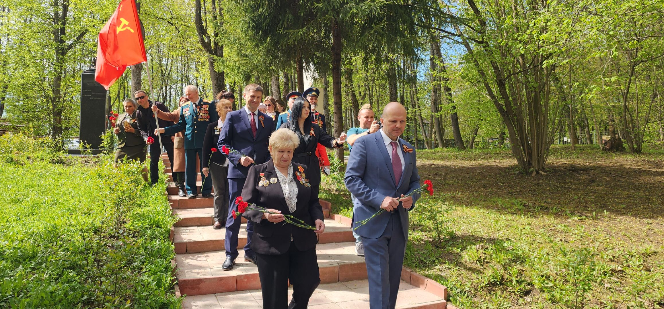 День Победы, Воинские захоронения ,