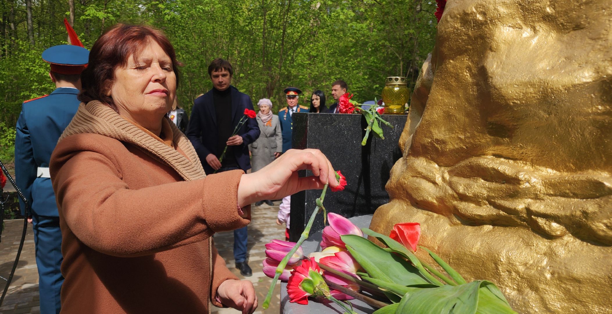 День Победы, Воинские захоронения ,