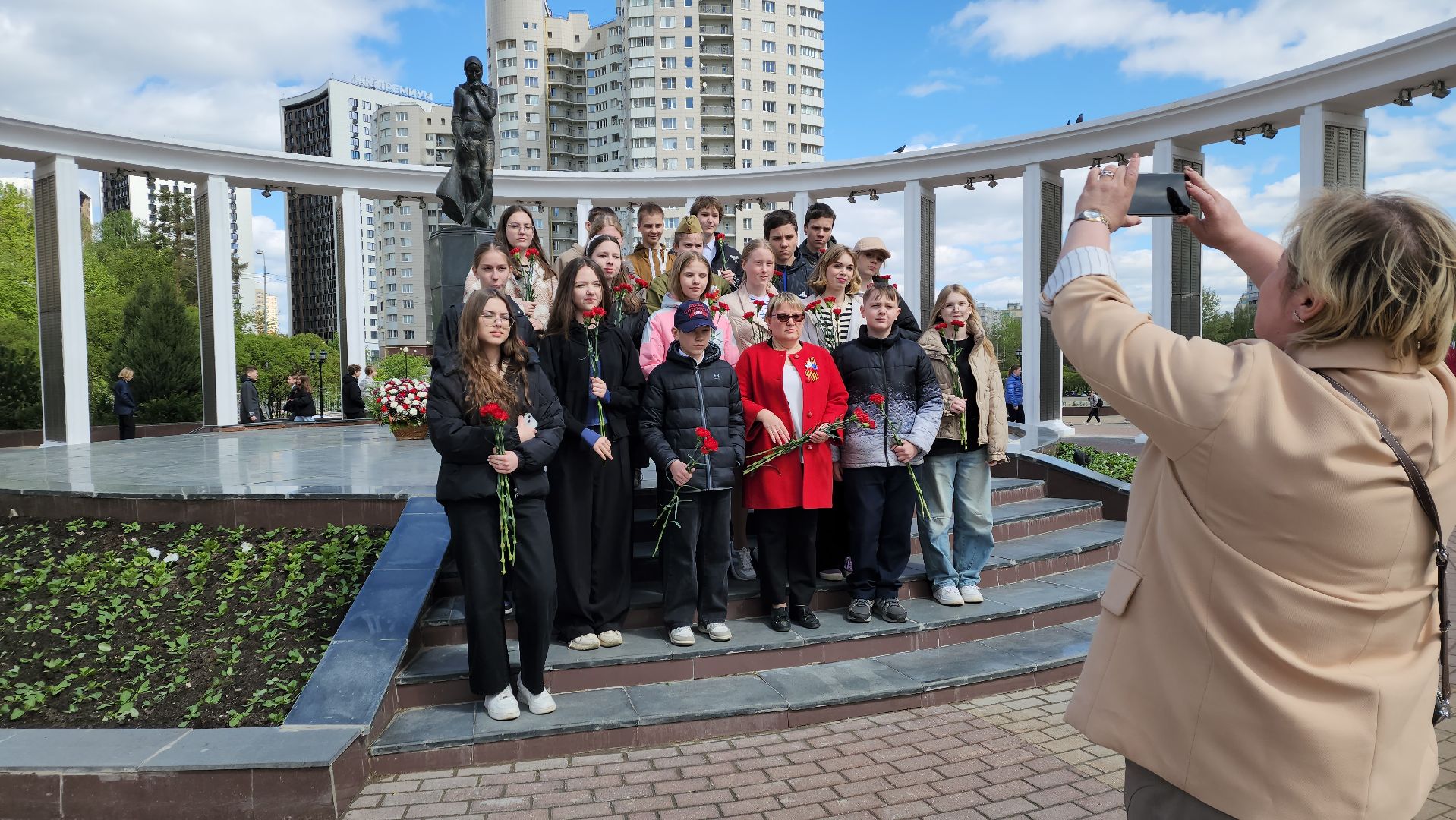 пушкино, вертикалки, 80 - летие победы, день победы, вов, защитник отечества, мемориал, возложение цветов к мемориалу скорбящей матери,